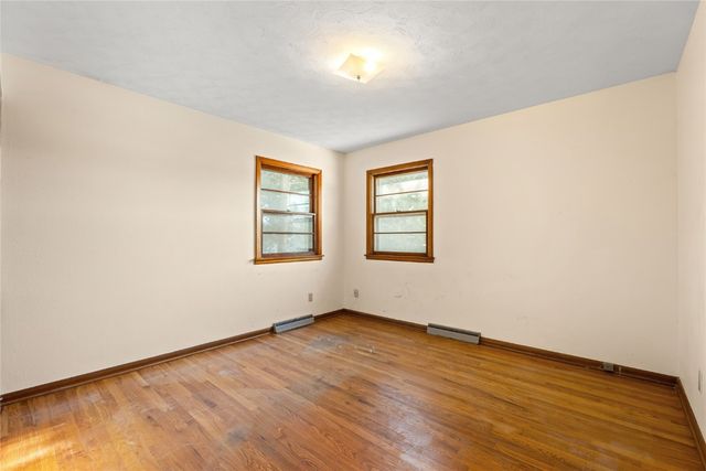 1219 Oakcrest, Iowa City, IA 52246