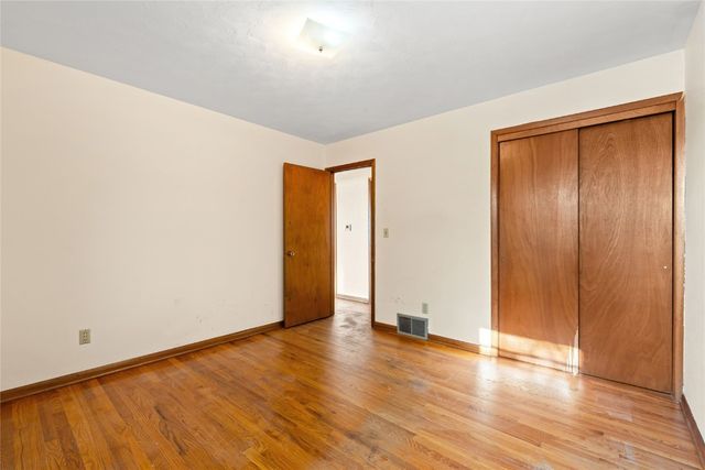 1219 Oakcrest, Iowa City, IA 52246