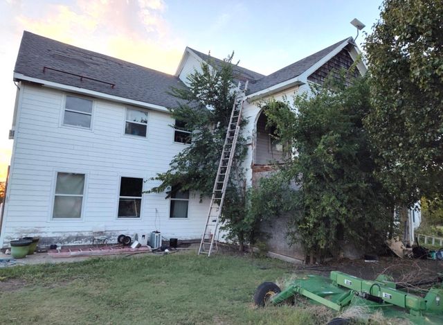 5077 E Line Road, Whitewright, TX 75491