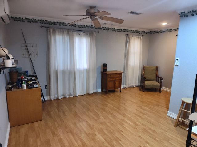 5077 E Line Road, Whitewright, TX 75491