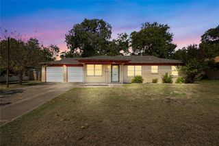 5005 Roxie Street, Haltom City, TX 76117