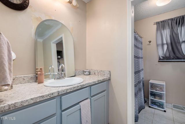 147 Hillcrest Circle, Jonesborough, TN 37659