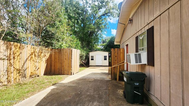 19 Shadow Lane, Natchez, MS 39120