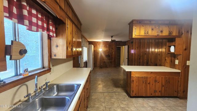 19 Shadow Lane, Natchez, MS 39120