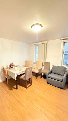 2925 S SHIELDS Avenue, Chicago, IL 60616