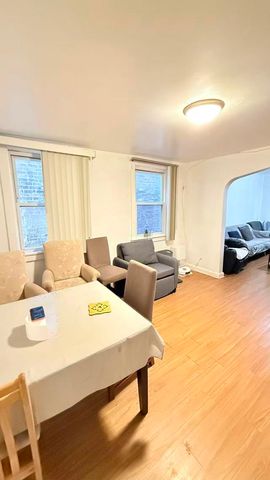 2925 S SHIELDS Avenue, Chicago, IL 60616