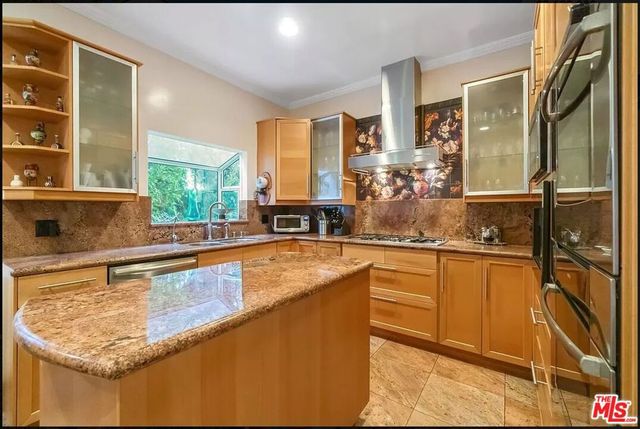 7601 Hollywood Boulevard, Los Angeles, CA 90046