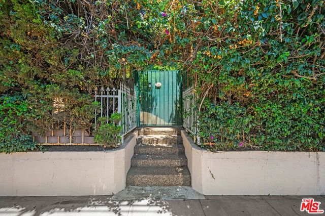 7601 Hollywood Boulevard, Los Angeles, CA 90046