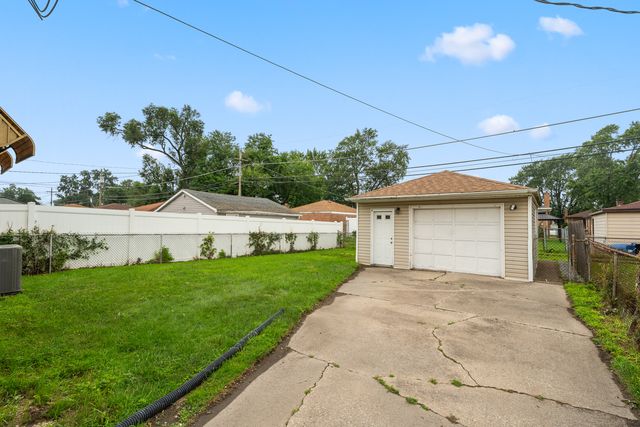 14408 S Hoxie Avenue, Burnham, IL 60633