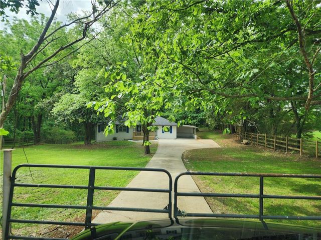 718 Springlake Road, Lawrenceville, GA 30045