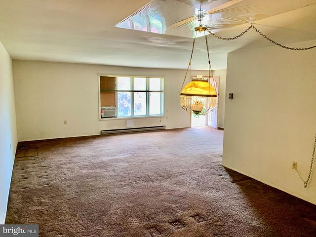 13 SUNRISE DR, Hamburg, PA 19526