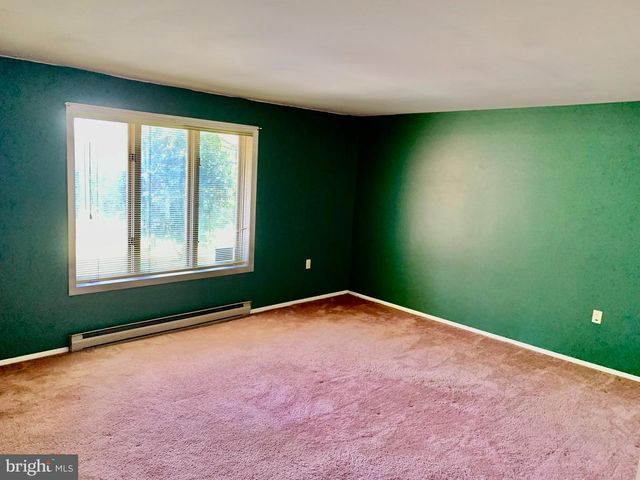 13 SUNRISE DR, Hamburg, PA 19526