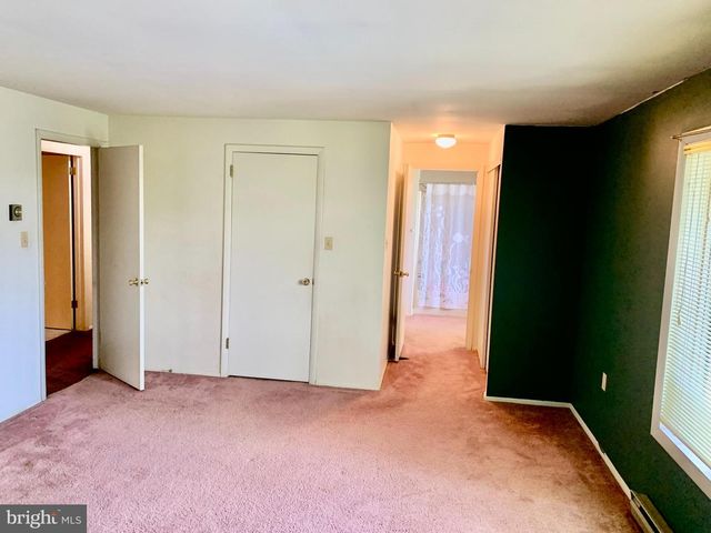 13 SUNRISE DR, Hamburg, PA 19526
