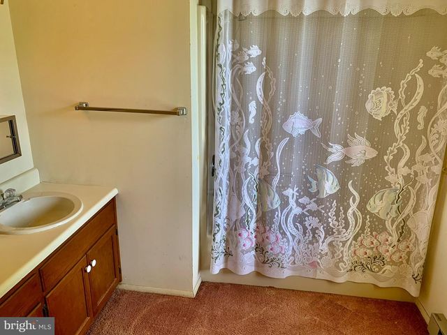 13 SUNRISE DR, Hamburg, PA 19526