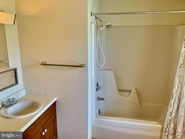 13 SUNRISE DR, Hamburg, PA 19526
