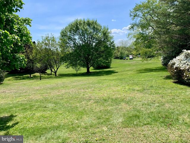 13 SUNRISE DR, Hamburg, PA 19526