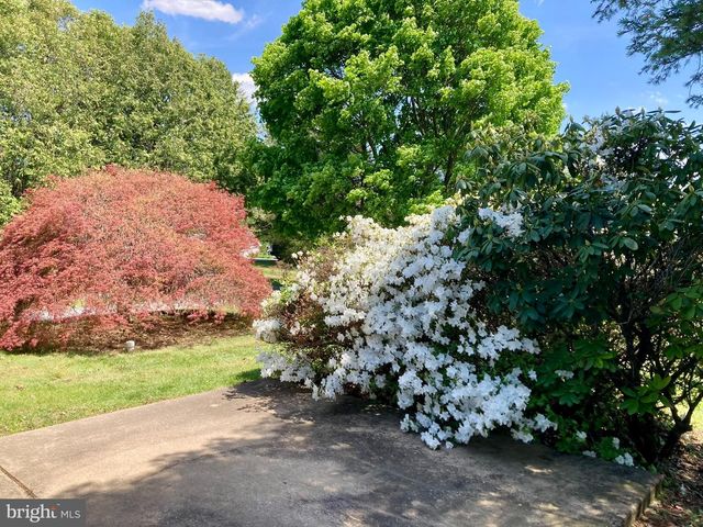 13 SUNRISE DR, Hamburg, PA 19526