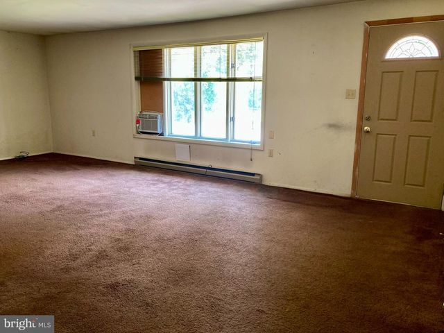 13 SUNRISE DR, Hamburg, PA 19526