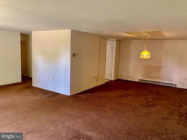 13 SUNRISE DR, Hamburg, PA 19526