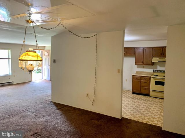 13 SUNRISE DR, Hamburg, PA 19526