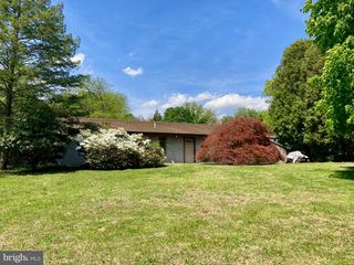 13 SUNRISE DR, Hamburg, PA 19526