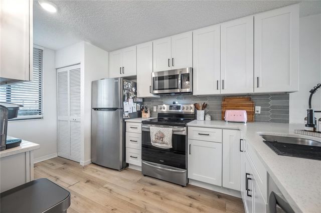 2424 W TAMPA BAY BOULEVARD M104, Tampa, FL 33607