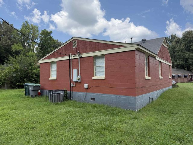 1561 W DIANNE CIR, Memphis, TN 38114