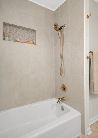 783 Berwood Avenue, Vadnais Heights, MN 55127