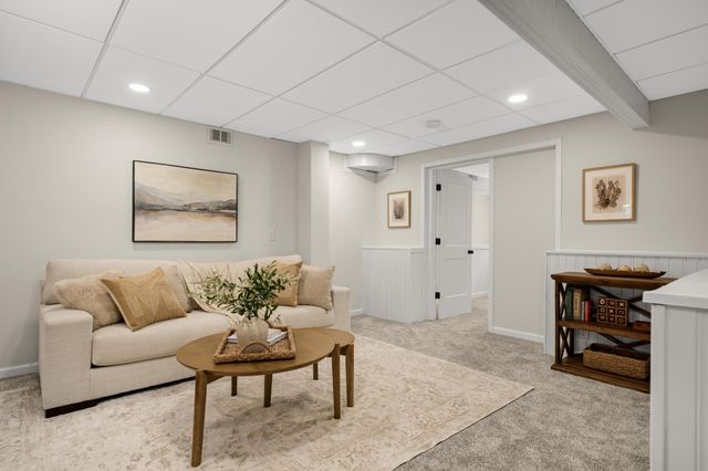 783 Berwood Avenue, Vadnais Heights, MN 55127