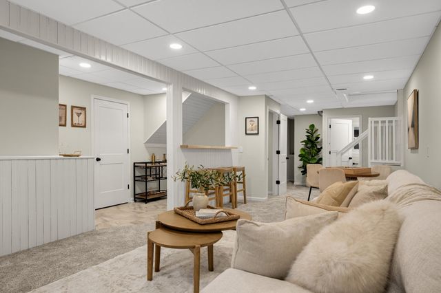 783 Berwood Avenue, Vadnais Heights, MN 55127