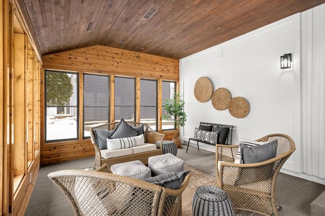 783 Berwood Avenue, Vadnais Heights, MN 55127