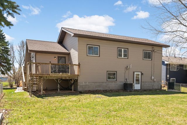 783 Berwood Avenue, Vadnais Heights, MN 55127