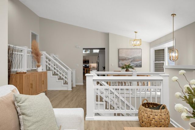 783 Berwood Avenue, Vadnais Heights, MN 55127