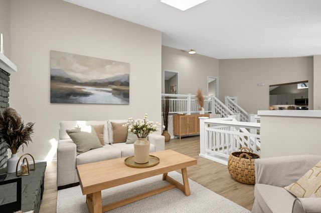 783 Berwood Avenue, Vadnais Heights, MN 55127