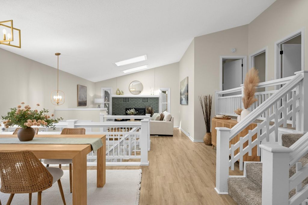 783 Berwood Avenue, Vadnais Heights, MN 55127