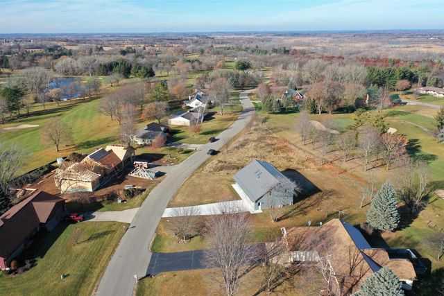N8568 Seward Dr, Berlin, WI 54923