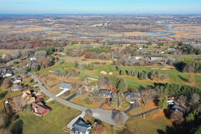 N8568 Seward Dr, Berlin, WI 54923