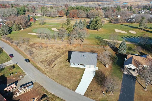 N8568 Seward Dr, Berlin, WI 54923