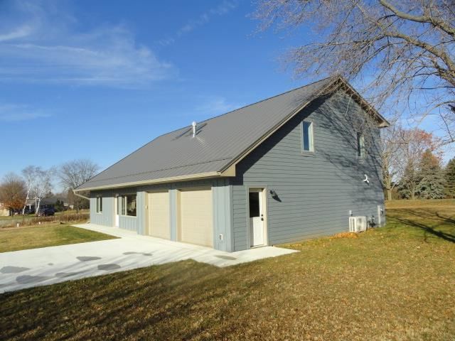 N8568 Seward Dr, Berlin, WI 54923