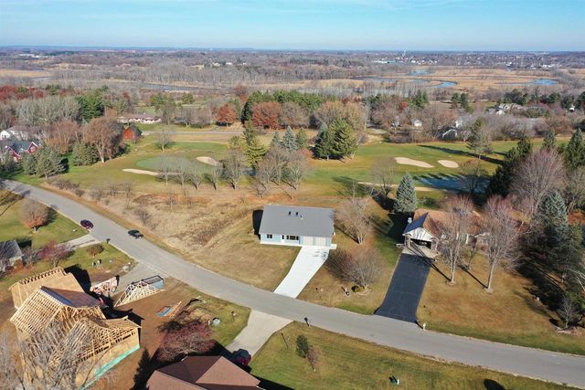 N8568 Seward Dr, Berlin, WI 54923