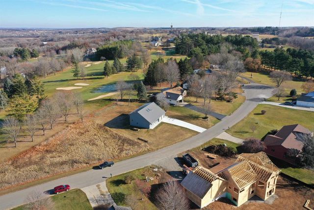 N8568 Seward Dr, Berlin, WI 54923