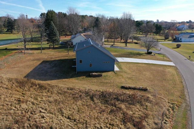 N8568 Seward Dr, Berlin, WI 54923