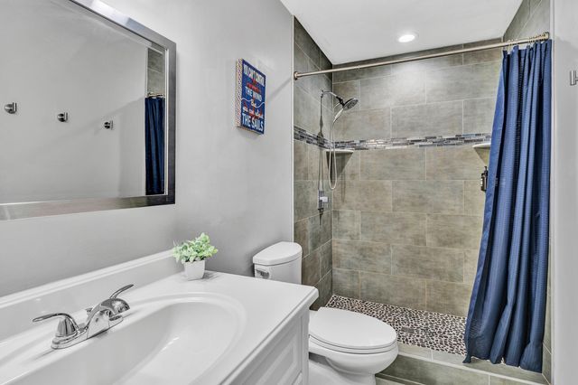 501 Harbor Ridge DR, Goodview, VA 24095