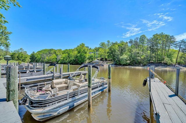 501 Harbor Ridge DR, Goodview, VA 24095