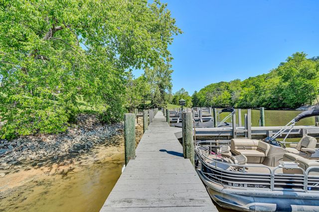 501 Harbor Ridge DR, Goodview, VA 24095