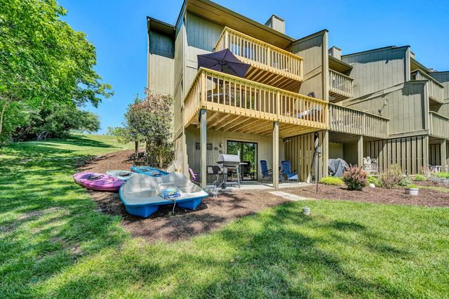 501 Harbor Ridge DR, Goodview, VA 24095