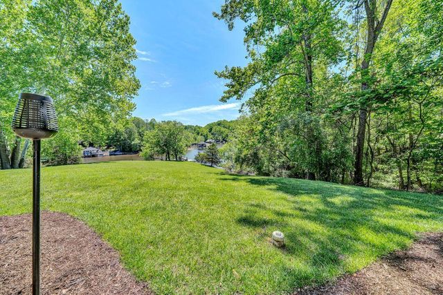 501 Harbor Ridge DR, Goodview, VA 24095