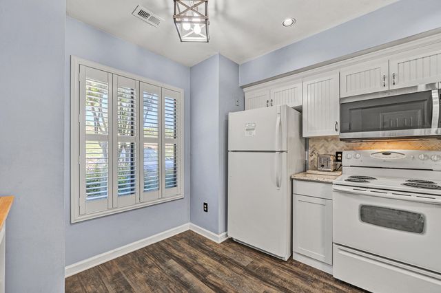 501 Harbor Ridge DR, Goodview, VA 24095