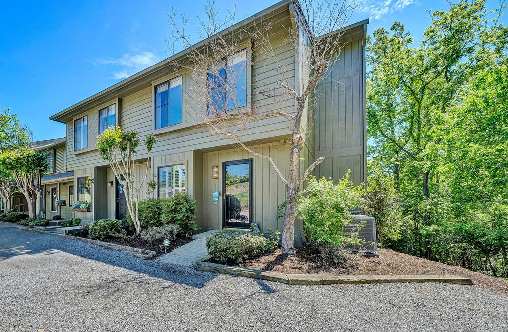 501 Harbor Ridge DR, Goodview, VA 24095