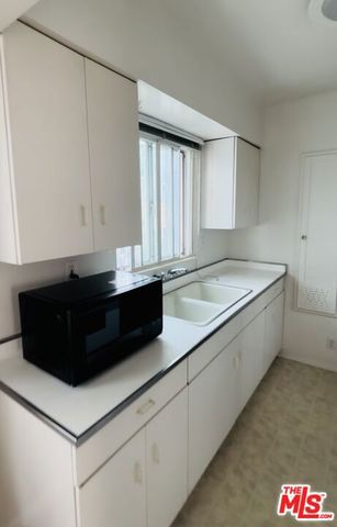 1815 Greenfield Avenue, Los Angeles, CA 90025